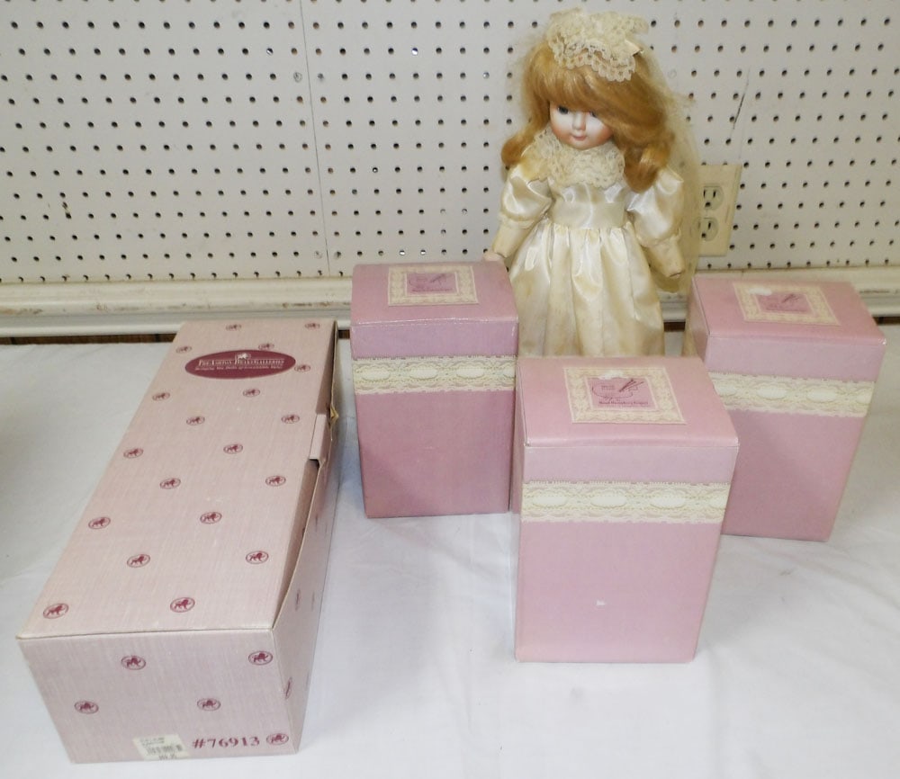 Lot of Vintage Dolls: Lot of Vintage Dolls. Up to 16" H 8" W "ALL DESCRIPTIONS AND ANY CONDITION STATEMENT GIVEN BY LANGSTON AUCTION GALLERY ARE STRICTLY OPINIONS AND LANGSTON'S SHALL HAVE NO RESPONSIBILITY FOR ERRORS OR