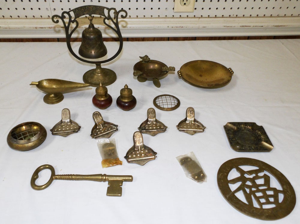 Lot of Brass Items (1 of 5)