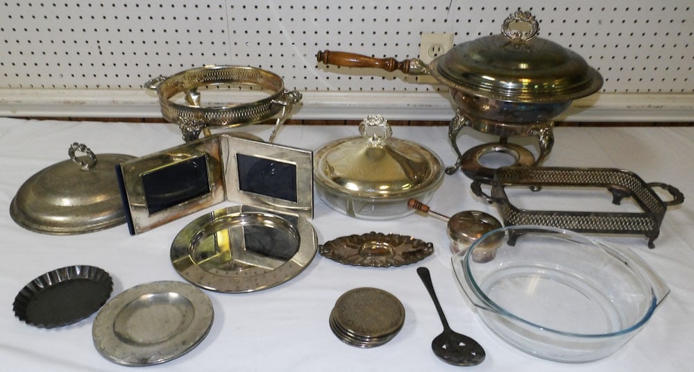 Lot of Silverplated Items (1 of 6)