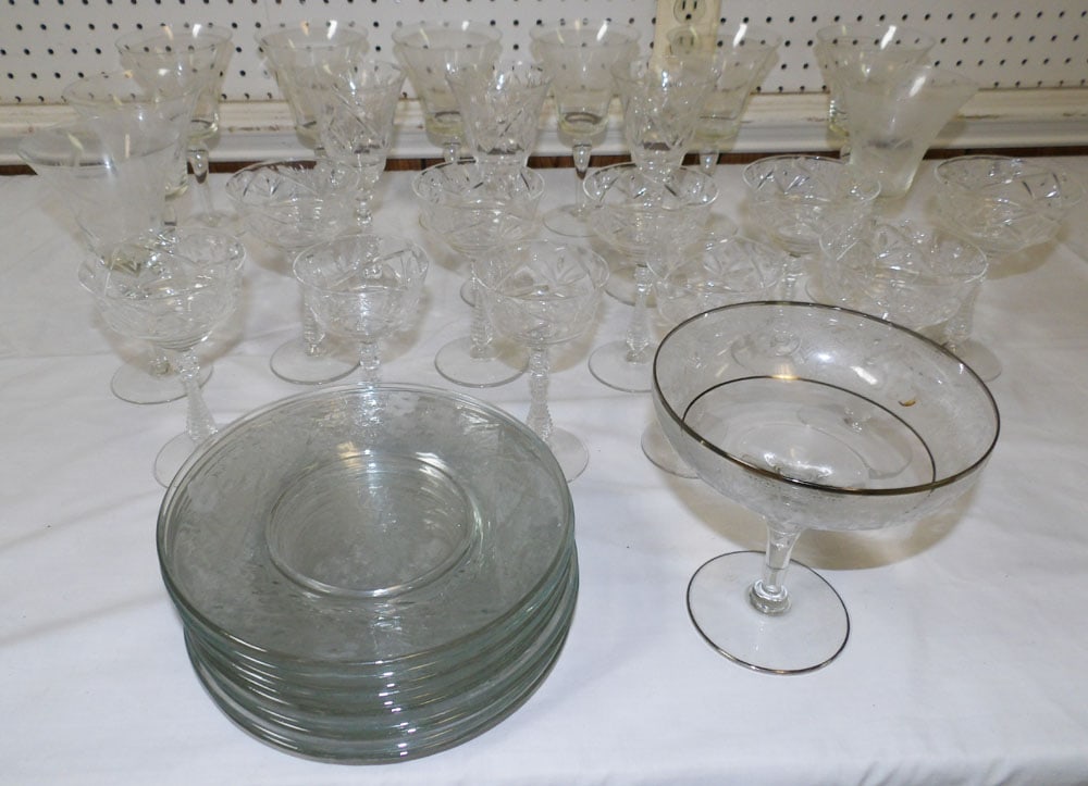 Lot of Etched Stemware (1 of 7)