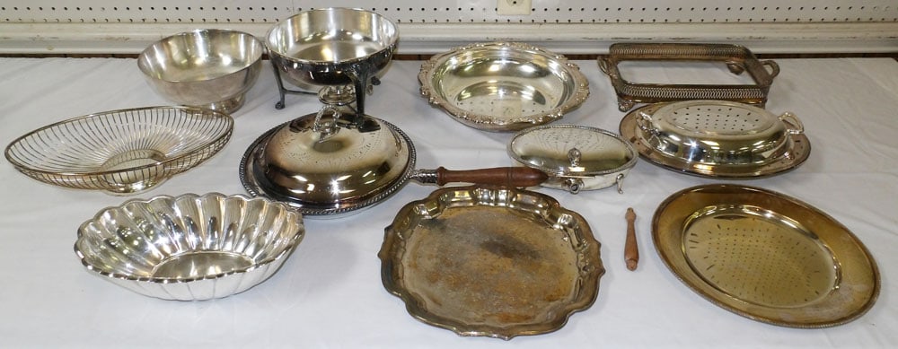 Lot of Silverplated Items (1 of 3)