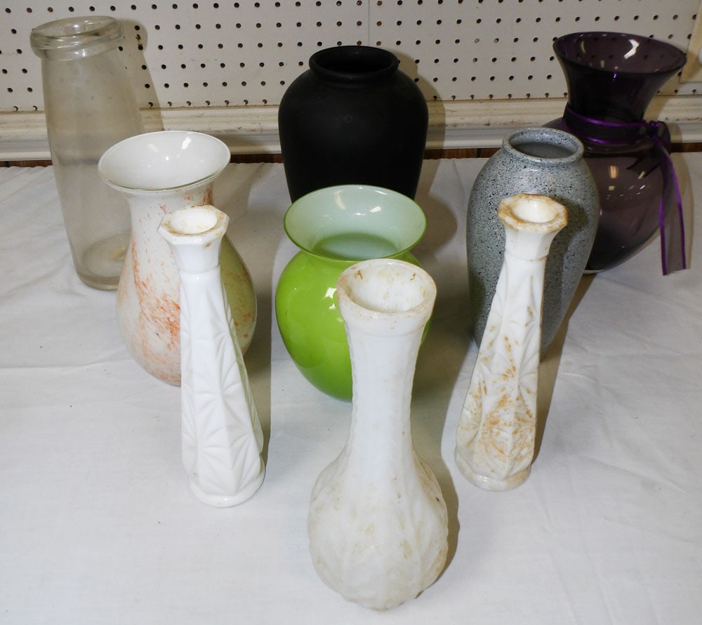 Lot of Glass Vases (1 of 5)