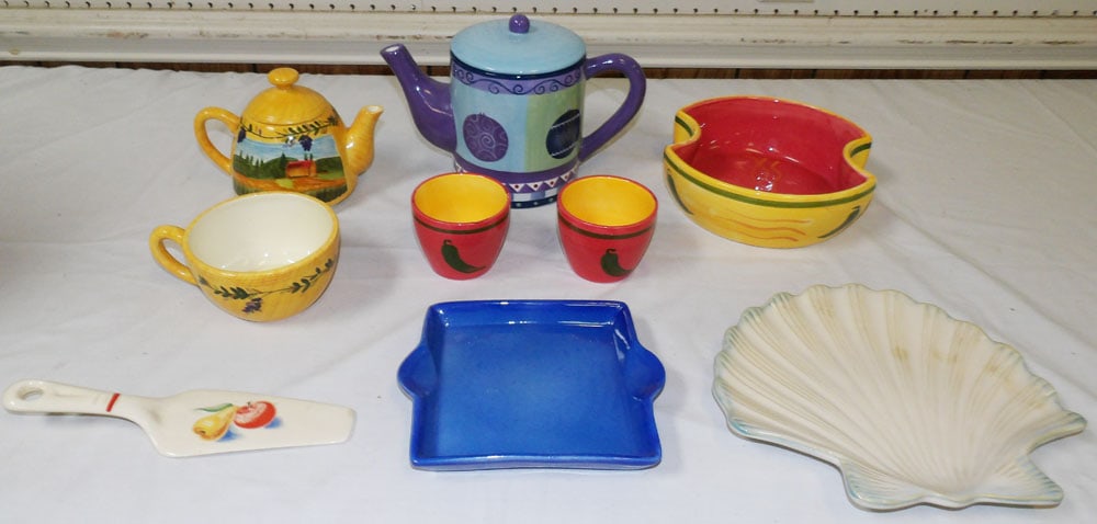 Lot of Painted Porcelain Items (1 of 6)