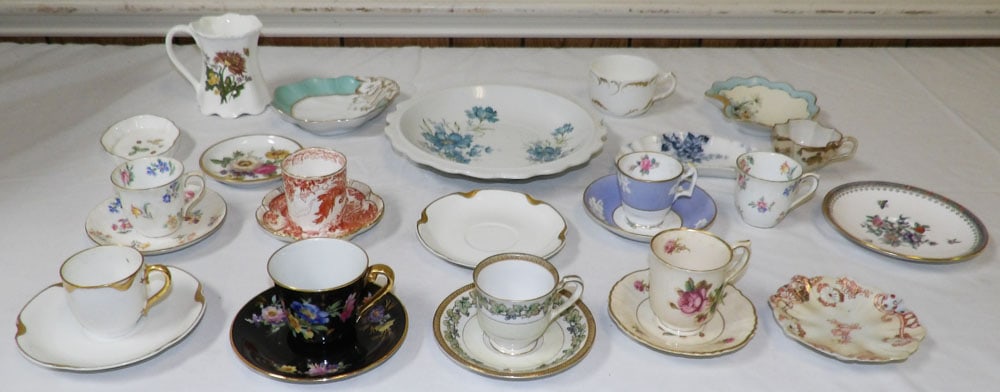 Lot of Painted Porcelain Items (1 of 10)