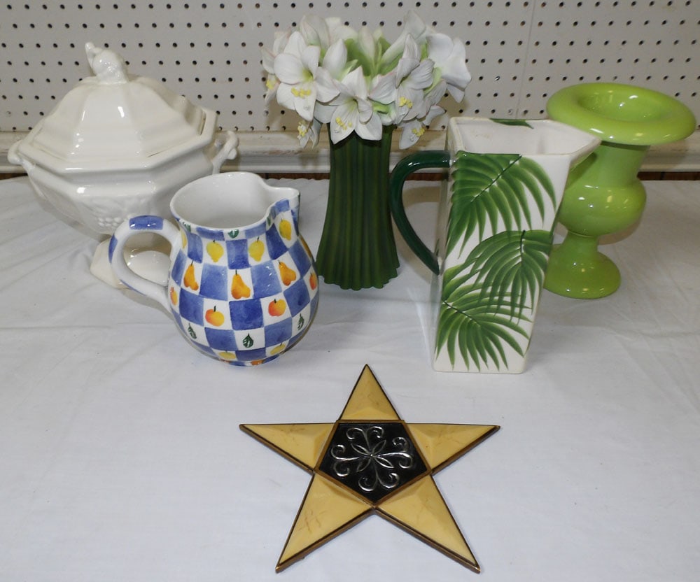 Lot of Painted Porcelain & Resin Items (1 of 7)