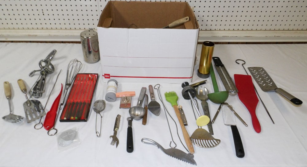 Lot of Kitchen Items (1 of 6)