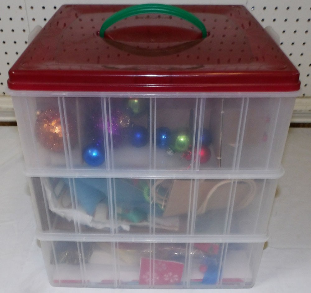 Lot of Christmas Ornaments (1 of 4)