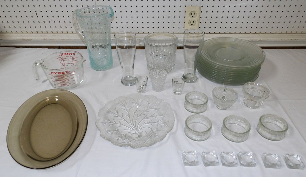 Lot of Glass Items (1 of 5)