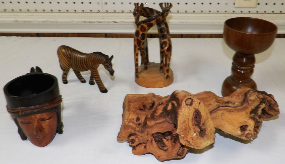Lot of Wooden Items (1 of 3)