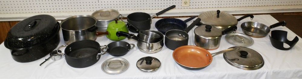 Lot of Pots & Pans (1 of 4)