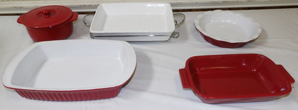 Lot of Porcelain Casseroles: Lot of Porcelain Casseroles . Up to 3" H 17 1/2" W "ALL DESCRIPTIONS AND ANY CONDITION STATEMENT GIVEN BY LANGSTON AUCTION GALLERY ARE STRICTLY OPINIONS AND LANGSTON'S SHALL HAVE NO RESPONSIBILITY FOR