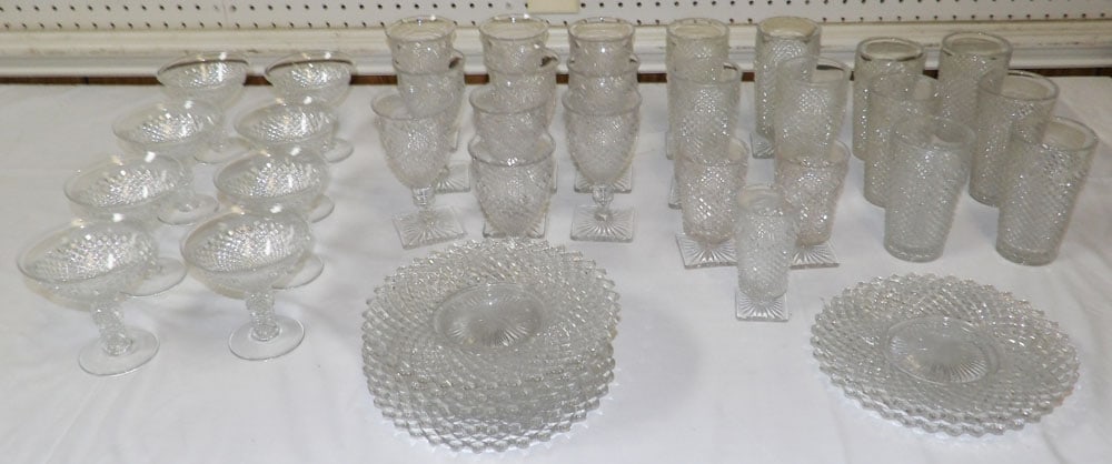 Lot of Westmoreland English Hobnail (1 of 5)