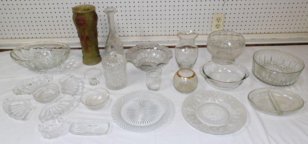 Lot of Glass Items: Lot of Glass Items. Up to 4" H 12 1/2" W "ALL DESCRIPTIONS AND ANY CONDITION STATEMENT GIVEN BY LANGSTON AUCTION GALLERY ARE STRICTLY OPINIONS AND LANGSTON'S SHALL HAVE NO RESPONSIBILITY FOR ERRORS