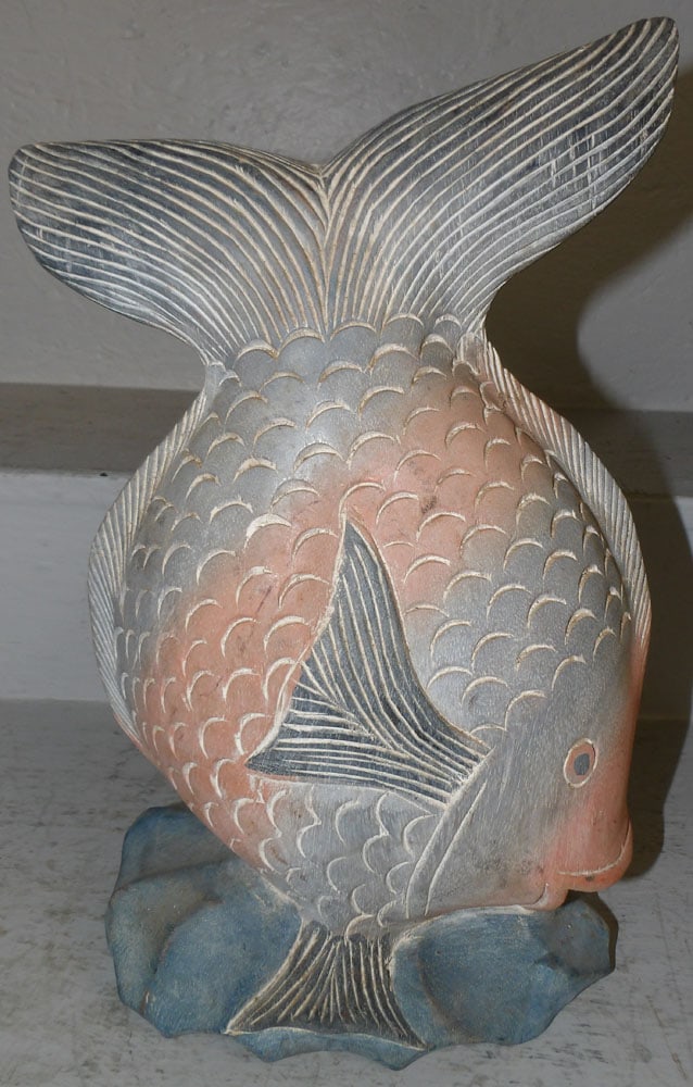 Painted Carved Wood Fish: Painted Carved Wood Fish . 15" H 8 1/2" W "ALL DESCRIPTIONS AND ANY CONDITION STATEMENT GIVEN BY LANGSTON AUCTION GALLERY ARE STRICTLY OPINIONS AND LANGSTON'S SHALL HAVE NO RESPONSIBILITY FOR ERRORS O