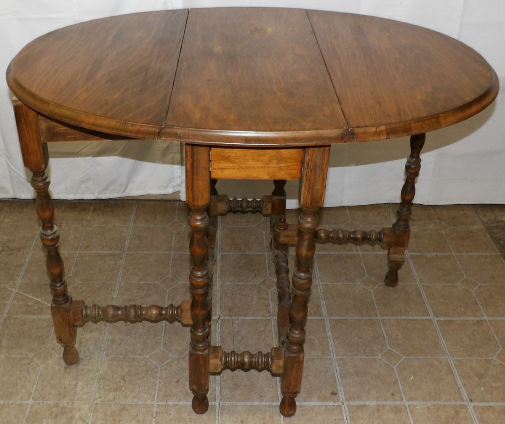 Antique Walnut Gate Leg Table - 3