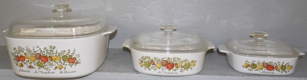 Three Vintage Corning Ware Casseroles: Three Vintage Corning Ware Casseroles. Up to 6" H 12" W 10" D "ALL DESCRIPTIONS AND ANY CONDITION STATEMENT GIVEN BY LANGSTON AUCTION GALLERY ARE STRICTLY OPINIONS AND LANGSTON'S SHALL HAVE NO