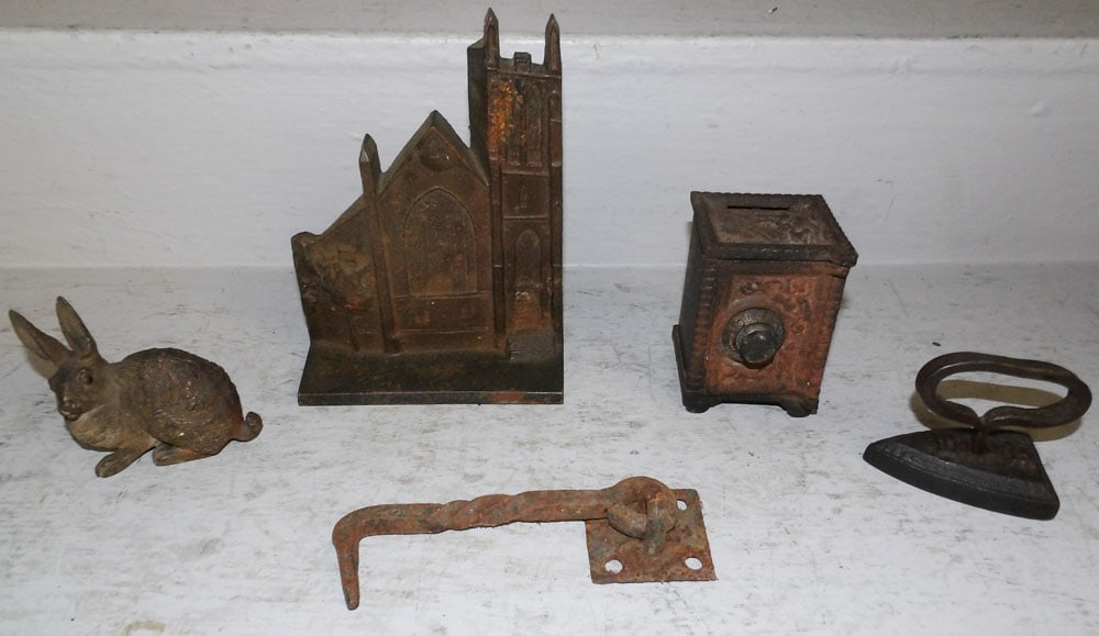 Lot of Antique Cast Iron Items & Bronze Rabbit: Lot of Antique Cast Iron Items & Bronze Rabbit. Up to 7 1/4" H 5 1/2" W "ALL DESCRIPTIONS AND ANY CONDITION STATEMENT GIVEN BY LANGSTON AUCTION GALLERY ARE STRICTLY OPINIONS AND LANGSTON'S SHALL HAVE