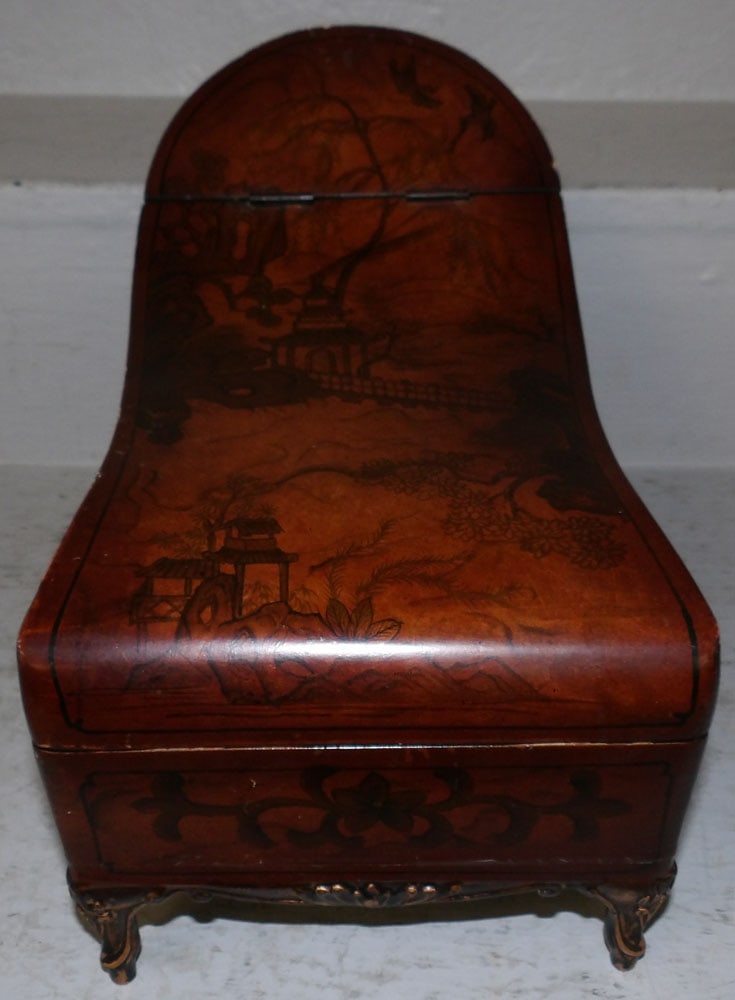 Chinoiserie Paint Decorated Dresser Box: Chinoiserie Paint Decorated Dresser Box. 9" H 6 3/4" W 11 1/2" D "ALL DESCRIPTIONS AND ANY CONDITION STATEMENT GIVEN BY LANGSTON AUCTION GALLERY ARE STRICTLY OPINIONS AND LANGSTON'S SHALL HAVE NO