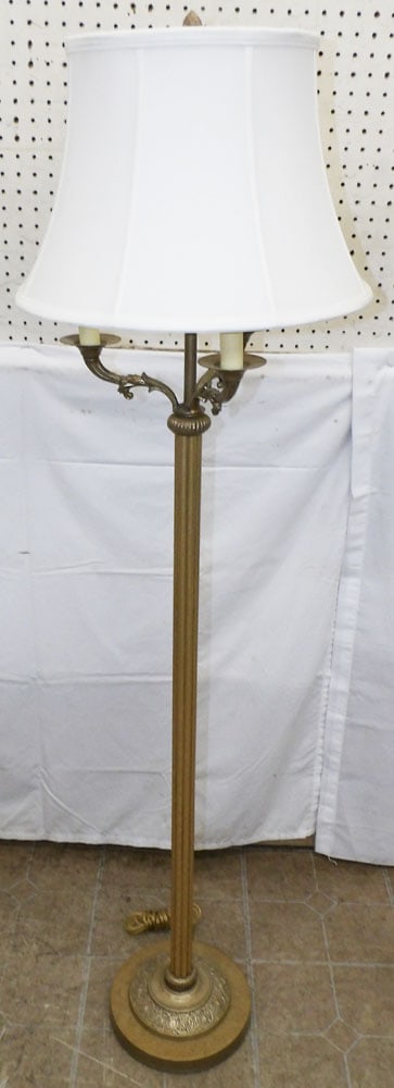 Painted Metal Floor Lamp: Painted Metal Floor Lamp . 60" H 17" Dia. "ALL DESCRIPTIONS AND ANY CONDITION STATEMENT GIVEN BY LANGSTON AUCTION GALLERY ARE STRICTLY OPINIONS AND LANGSTON'S SHALL HAVE NO RESPONSIBILITY FOR ERRORS