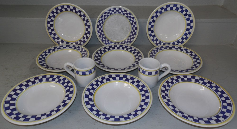 Eleven Pieces of Porcelain by Williams & Sonoma (1 of 5)