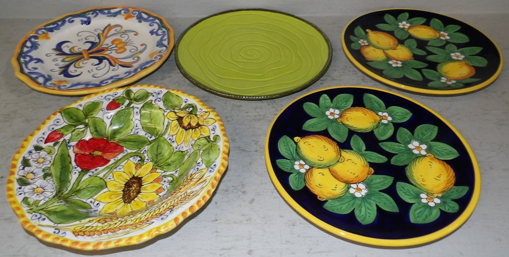 Lot of Painted Porcelain Plates & Bowls: Lot of Painted Porcelain Plates & Bowls. Up to 10" Dia. "ALL DESCRIPTIONS AND ANY CONDITION STATEMENT GIVEN BY LANGSTON AUCTION GALLERY ARE STRICTLY OPINIONS AND LANGSTON'S SHALL HAVE NO