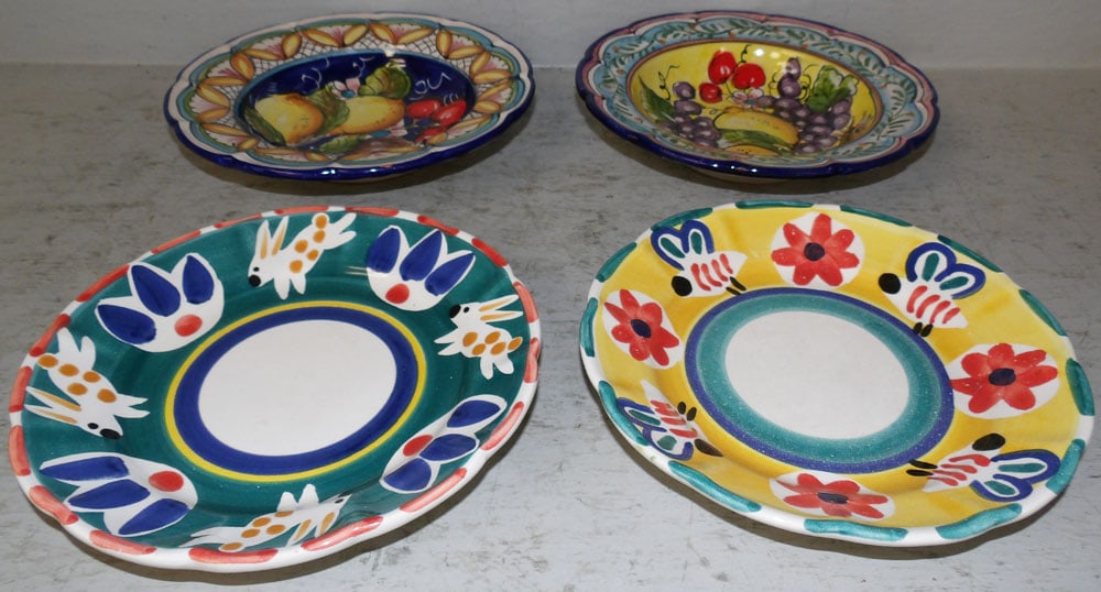 Lot of Painted Porcelain Bowls: Lot of Painted Porcelain Bowls . Up to 9" Dia. "ALL DESCRIPTIONS AND ANY CONDITION STATEMENT GIVEN BY LANGSTON AUCTION GALLERY ARE STRICTLY OPINIONS AND LANGSTON'S SHALL HAVE NO RESPONSIBILITY FOR