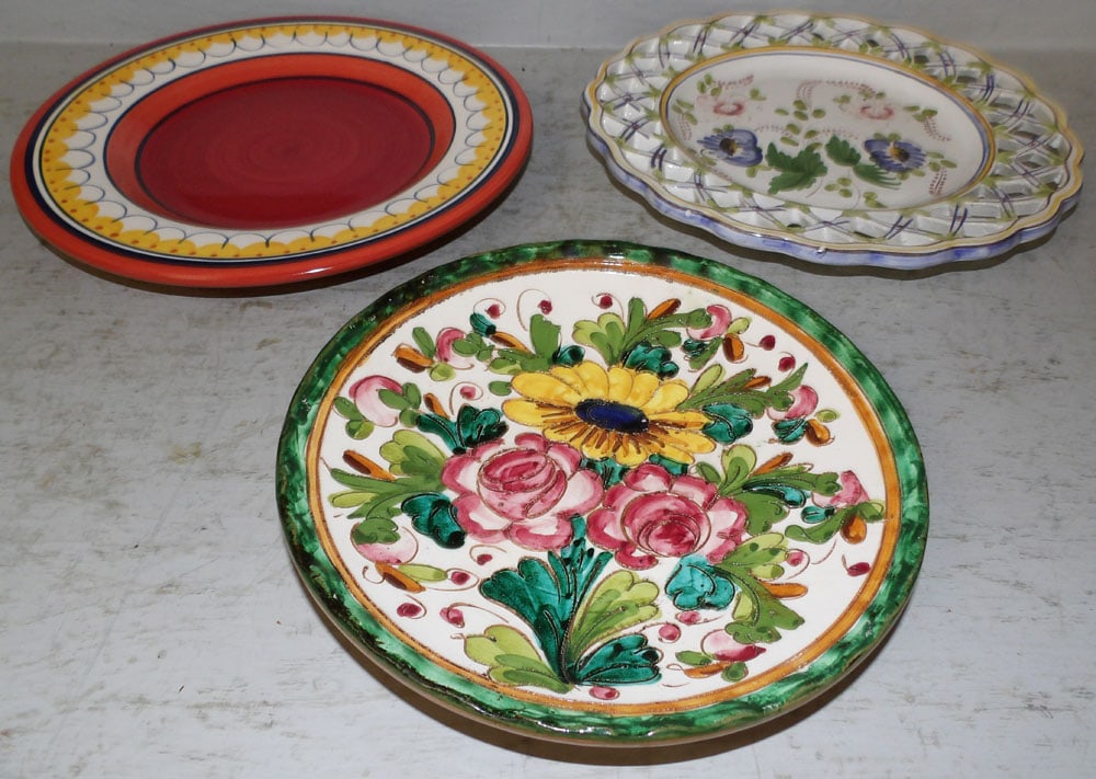 Lot of Painted Porcelain Bowls: Lot of Painted Porcelain Bowls . Up to 10 3/4" Dia. "ALL DESCRIPTIONS AND ANY CONDITION STATEMENT GIVEN BY LANGSTON AUCTION GALLERY ARE STRICTLY OPINIONS AND LANGSTON'S SHALL HAVE NO RESPONSIBILITY
