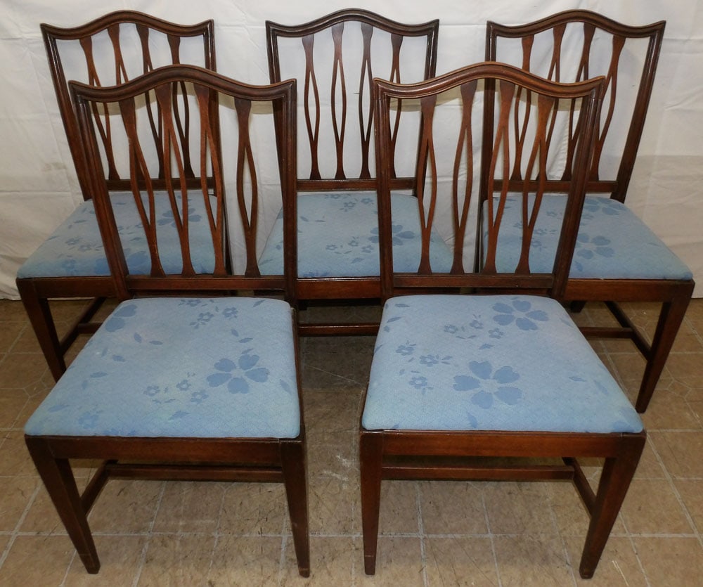 Set of Five Mahogany Dining Chairs: Set of Five Mahogany Dining Chairs . 36 3/4" H 19 1/2" W 19" D "ALL DESCRIPTIONS AND ANY CONDITION STATEMENT GIVEN BY LANGSTON AUCTION GALLERY ARE STRICTLY OPINIONS AND LANGSTON'S SHALL HAVE NO
