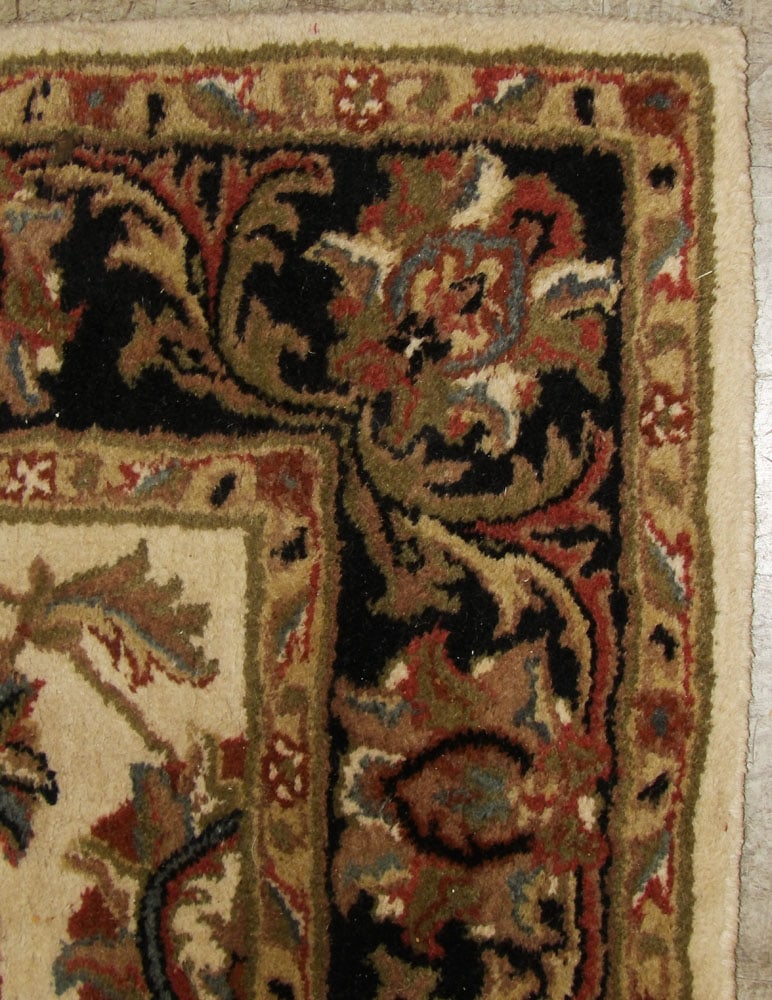 5' x 7' 8" Wool Rug - 4