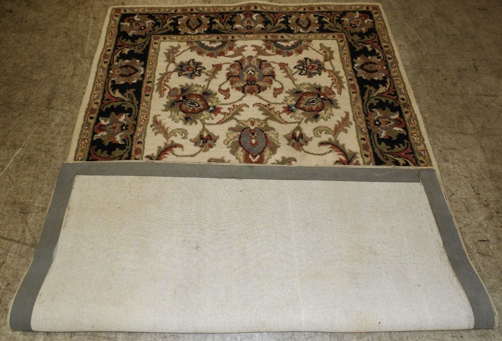 5' x 7' 8" Wool Rug - 6