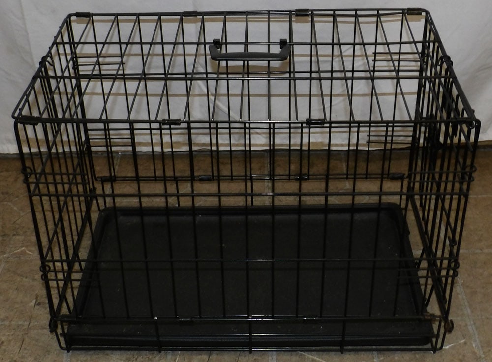Painted Metal Animal Crate by Midwest Homes for Pets: Painted Metal Animal Crate by Midwest Homes for Pets. 16" H 13" W 22 1/2" D "ALL DESCRIPTIONS AND ANY CONDITION STATEMENT GIVEN BY LANGSTON AUCTION GALLERY ARE STRICTLY OPINIONS AND LANGSTON'S SHALL