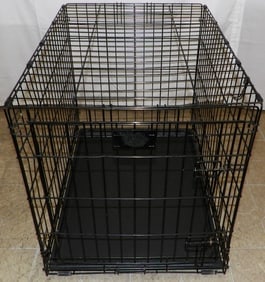 Painted Metal Dog Cage: Painted Metal Dog Cage. 23 1/2" H 30 3/4" W 21 1/4" D "ALL DESCRIPTIONS AND ANY CONDITION STATEMENT GIVEN BY LANGSTON AUCTION GALLERY ARE STRICTLY OPINIONS AND LANGSTON'S SHALL HAVE NO RESPONSIBILITY