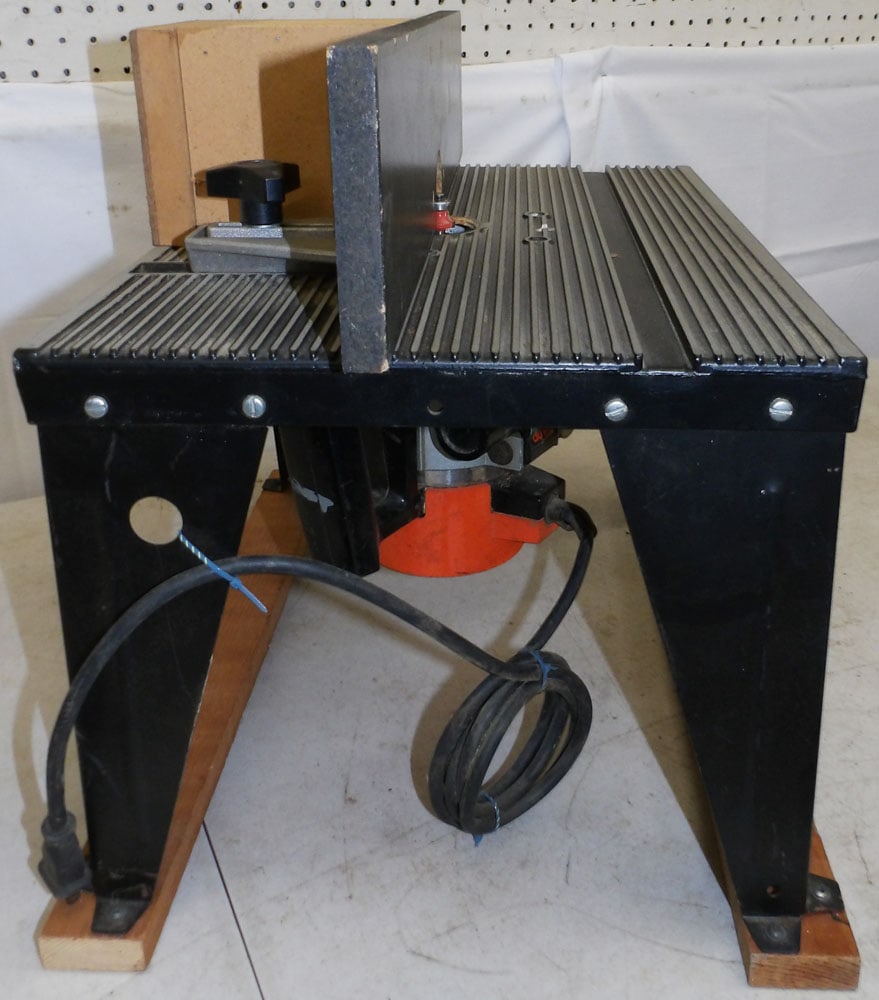 1 1/4 H.P. Router Table - 2