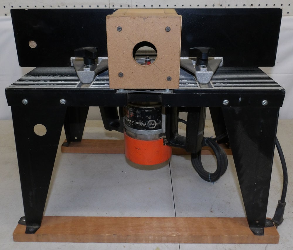 1 1/4 H.P. Router Table - 3