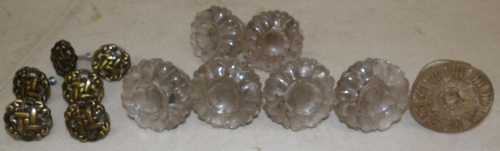 Lot of Glass & Metal Furniture Knobs (1 of 4)