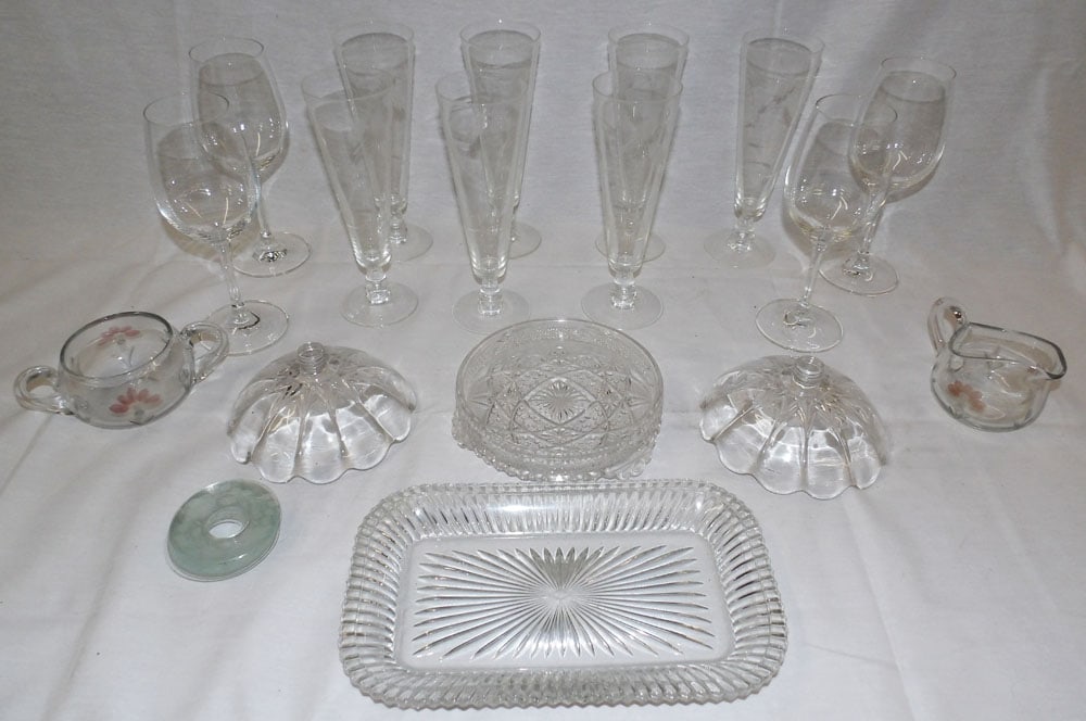 Lot of Clear Glass Items: Lot of Clear Glass Items . Up to 10 1/2" x 11 1/2" "ALL DESCRIPTIONS AND ANY CONDITION STATEMENT GIVEN BY LANGSTON AUCTION GALLERY ARE STRICTLY OPINIONS AND LANGSTON'S SHALL HAVE NO RESPONSIBILITY