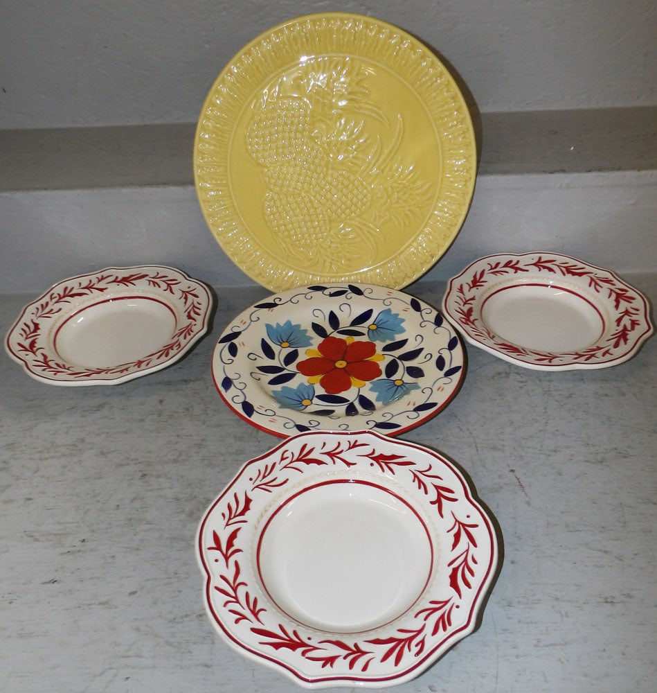 Lot of Painted Porcelain Bowls & Charger: Lot of Painted Porcelain Bowls & Charger. Up to 13 1/2" Dia. "ALL DESCRIPTIONS AND ANY CONDITION STATEMENT GIVEN BY LANGSTON AUCTION GALLERY ARE STRICTLY OPINIONS AND LANGSTON'S SHALL HAVE NO