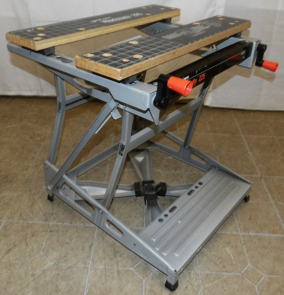 Black & Decker Folding Work Stand - 8