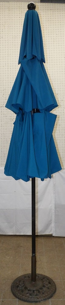 Large Umbrella with Painted Cast Iron Base - 7