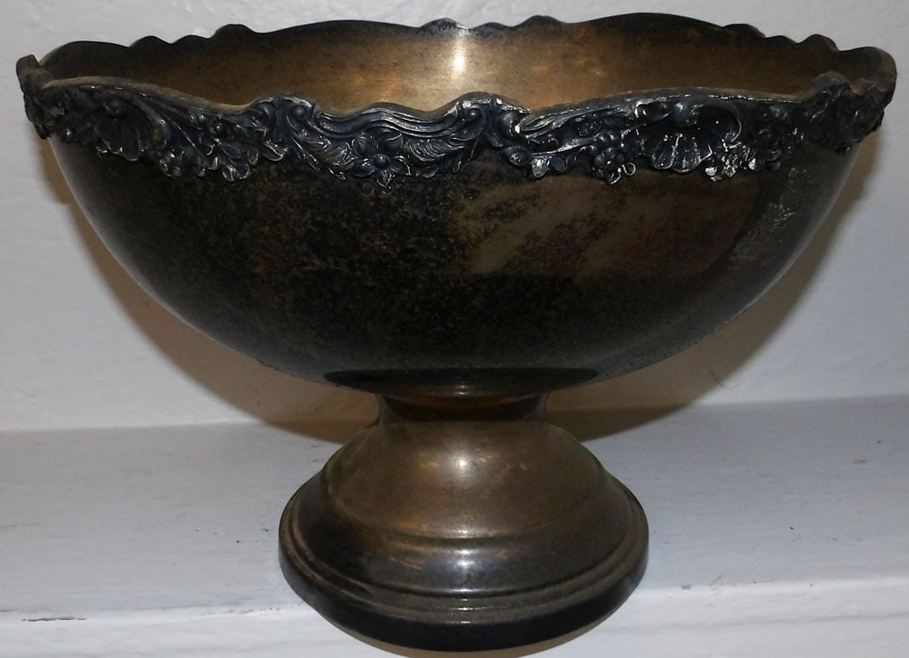 Silverplated Punch Bowl: Silverplated Punch Bowl . 10 1/4" H 14 3/4" Dia. "ALL DESCRIPTIONS AND ANY CONDITION STATEMENT GIVEN BY LANGSTON AUCTION GALLERY ARE STRICTLY OPINIONS AND LANGSTON'S SHALL HAVE NO RESPONSIBILITY FOR