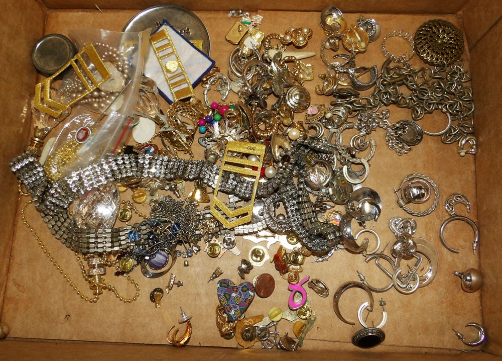 Lot of Costume Jewelry (1 of 3)