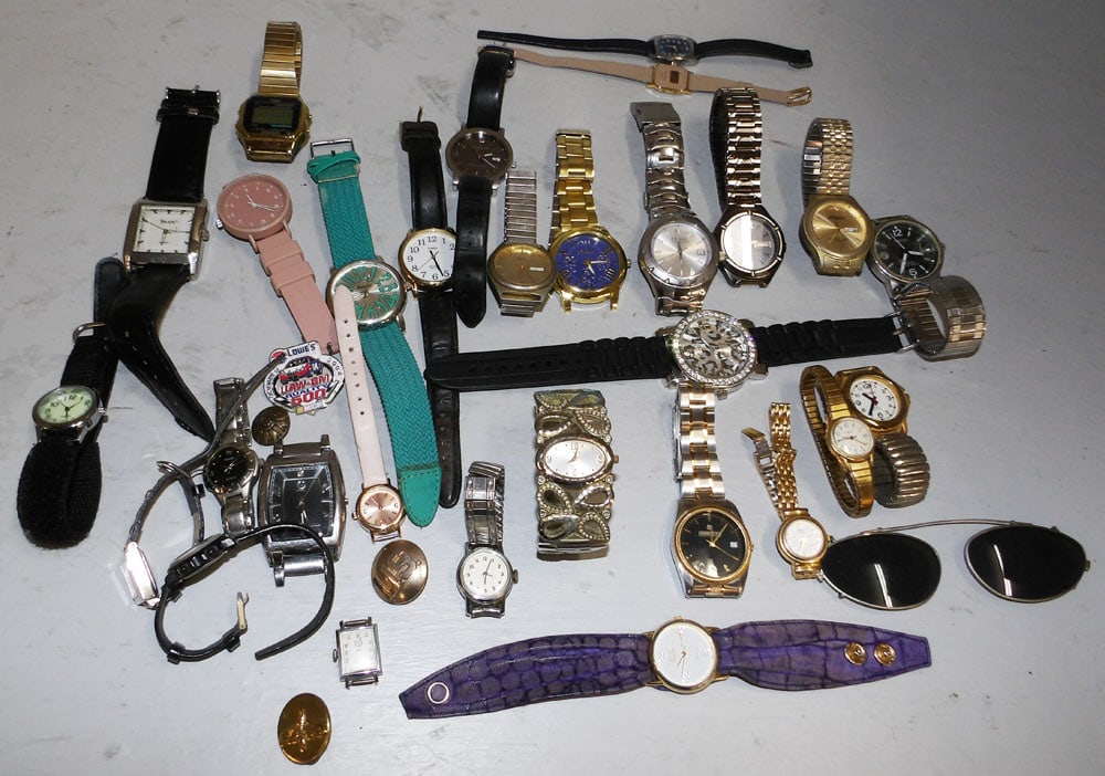 Lot of Wristwatches: Lot of Wristwatches . "ALL DESCRIPTIONS AND ANY CONDITION STATEMENT GIVEN BY LANGSTON AUCTION GALLERY ARE STRICTLY OPINIONS AND LANGSTON'S SHALL HAVE NO RESPONSIBILITY FOR ERRORS OR OMISSIONS. THE ABS