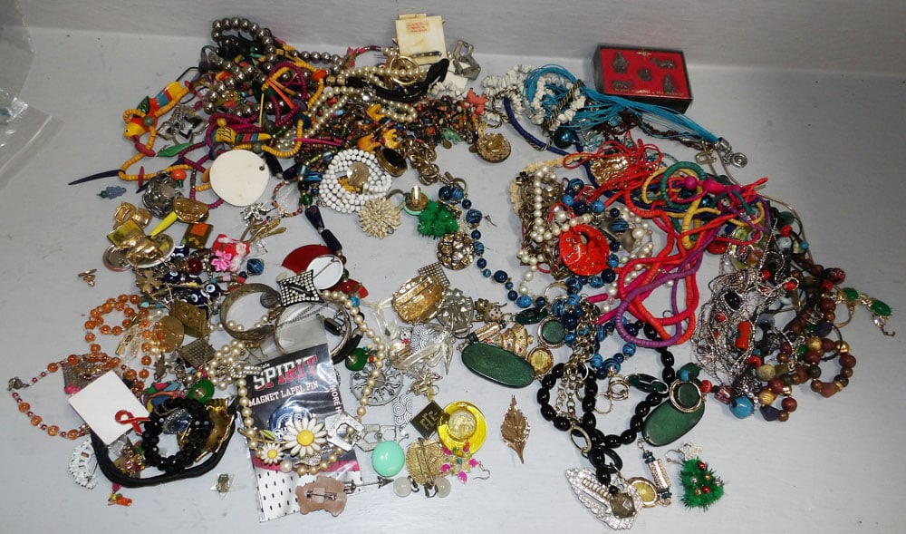Lot of Costume Jewelry (1 of 5)