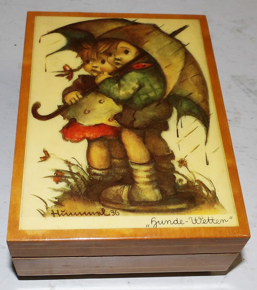 Vintage Gueissaz Jacard Swiss Hummel Case Music Box, (Working): Vintage Gueissaz Jacard Swiss Hummel Case Music Box, (Working). 2 1/2" H 4 1/2" L 6" W "ALL DESCRIPTIONS AND ANY CONDITION STATEMENT GIVEN BY LANGSTON AUCTION GALLERY ARE STRICTLY OPINIONS AND