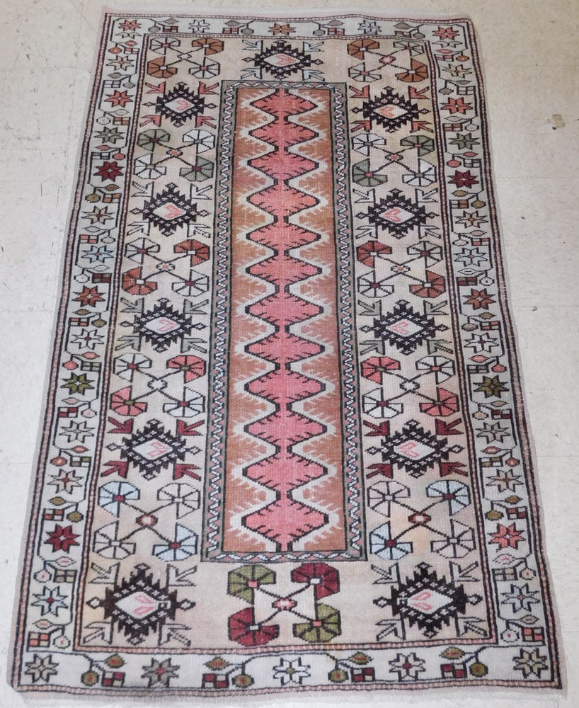 3' 1" x 4' 11" Hand Made Oriental Rug (1 of 7)