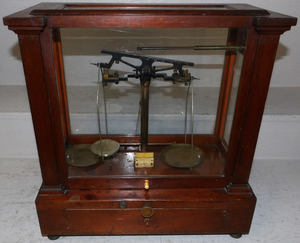 Antique Henry Troemner Scales in Mahogany Enclosed Case, (Philadelphia): Antique Henry Troemner Scales in Mahogany Enclosed Case, (Philadelphia). 18 1/4" H 17" W 9 1/4" D ALL DESCRIPTIONS AND ANY CONDITION STATEMENT GIVEN BY LANGSTON AUCTION GALLERY ARE STRICTLY OPINIONS A