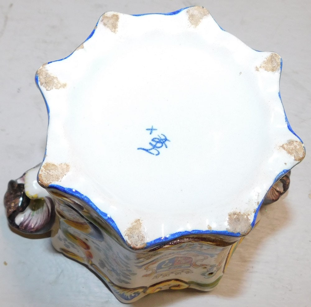 Small Polychrome Decorated Cache Pot - 4