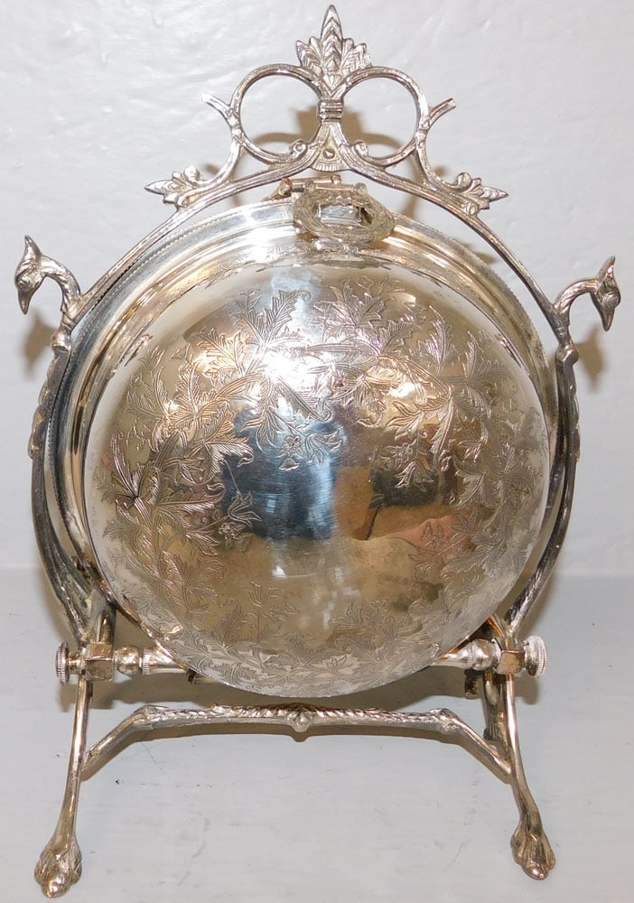 Silverplated Bun Warmer (1 of 4)