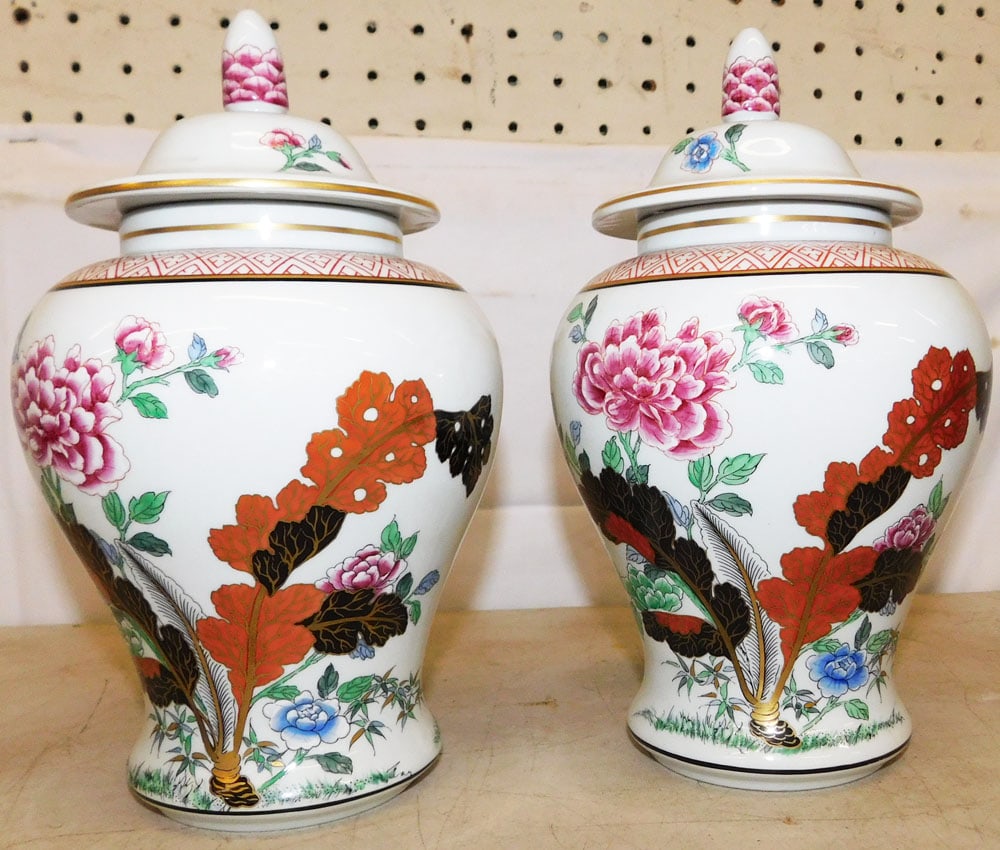 Pair of Portugal Painted Porcelain Covered Urns: Pair of Portugal Painted Porcelain Covered Urns . 9" H 5 1/2" Dia. ALL DESCRIPTIONS AND ANY CONDITION STATEMENT GIVEN BY LANGSTON AUCTION GALLERY ARE STRICTLY OPINIONS AND LANGSTON'S SHALL HAVE NO RES