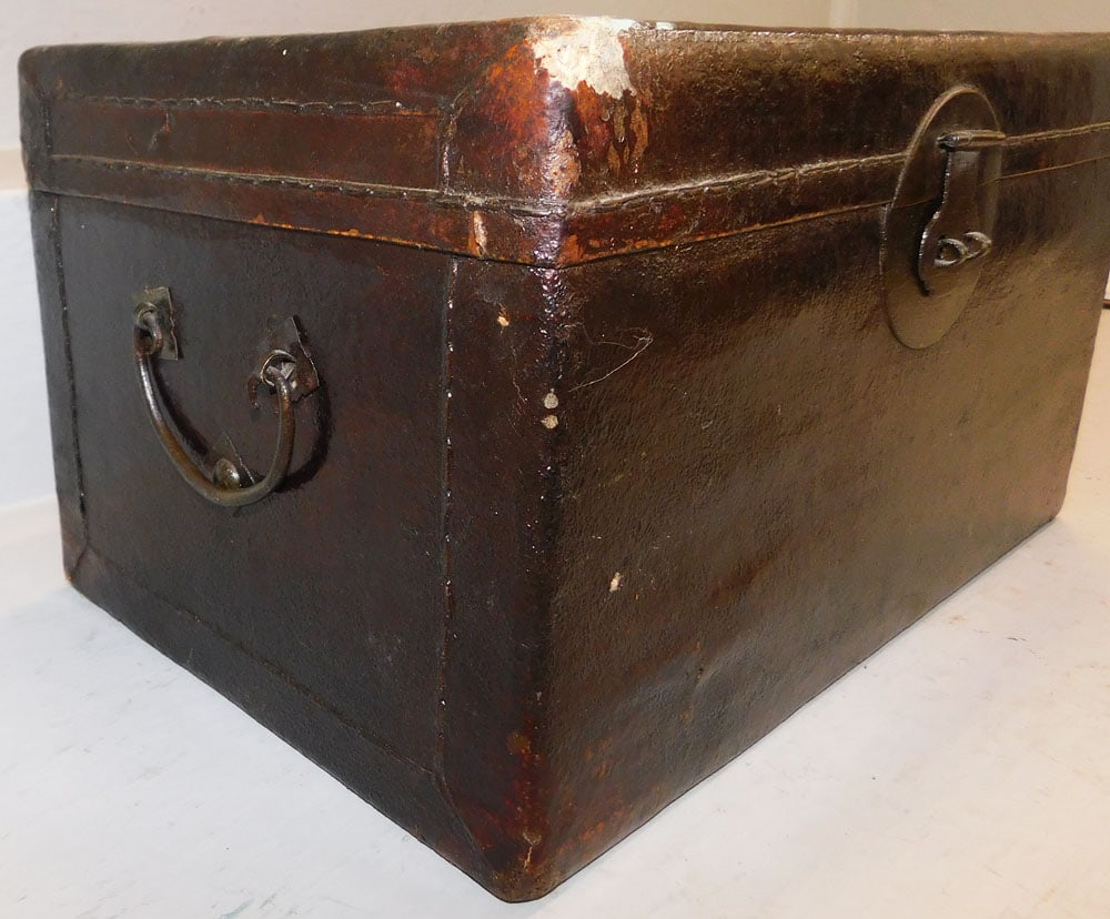 Leather Bound Oriental Box - 3